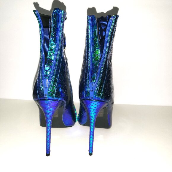 AMI CLUBWEAR | Blue Laced Green Scaled Heels - Picture 5 of 9